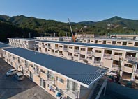 บ้านชั่วคราวที่สร้างขึ้นด้วยตู้คอนเทนเนอร์